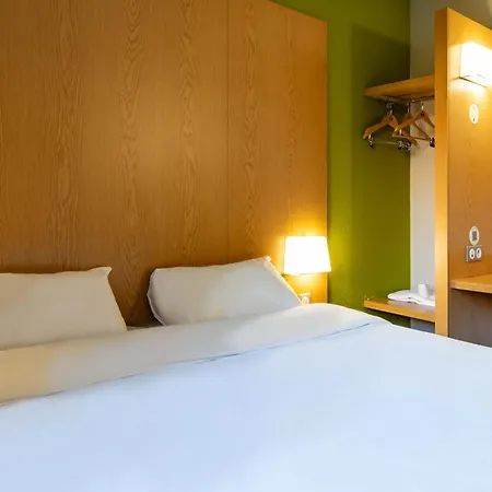 Centre Alpexpo Otel 2*